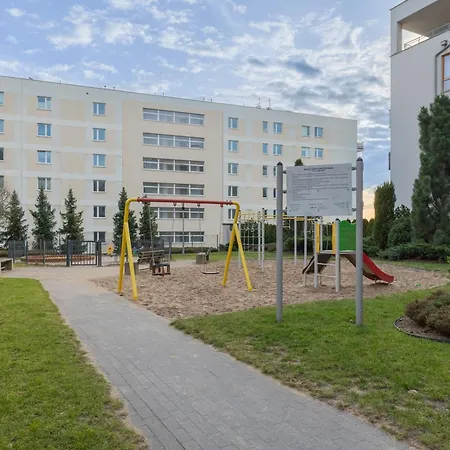 Dunska Chic By Bookinghost *